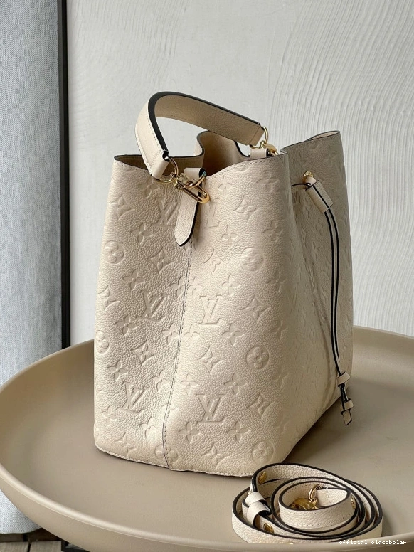 Official oldcobbler VUITTON LOUIS MM NÉONOÉ 0805